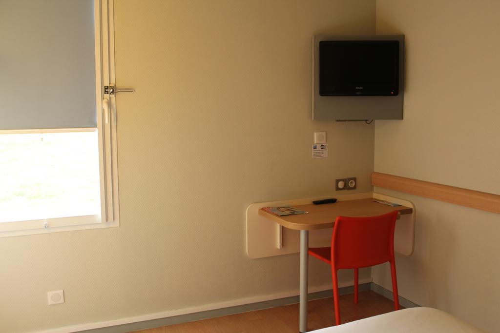 Hotel Ibis Budget Laval Bonchamp Les Laval Ngoại thất bức ảnh