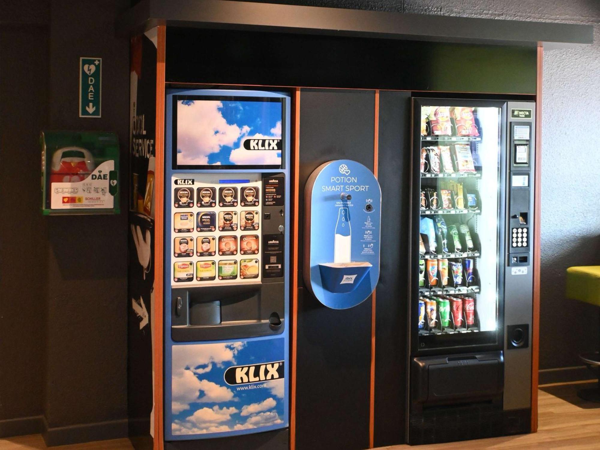 Hotel Ibis Budget Laval Bonchamp Les Laval Ngoại thất bức ảnh