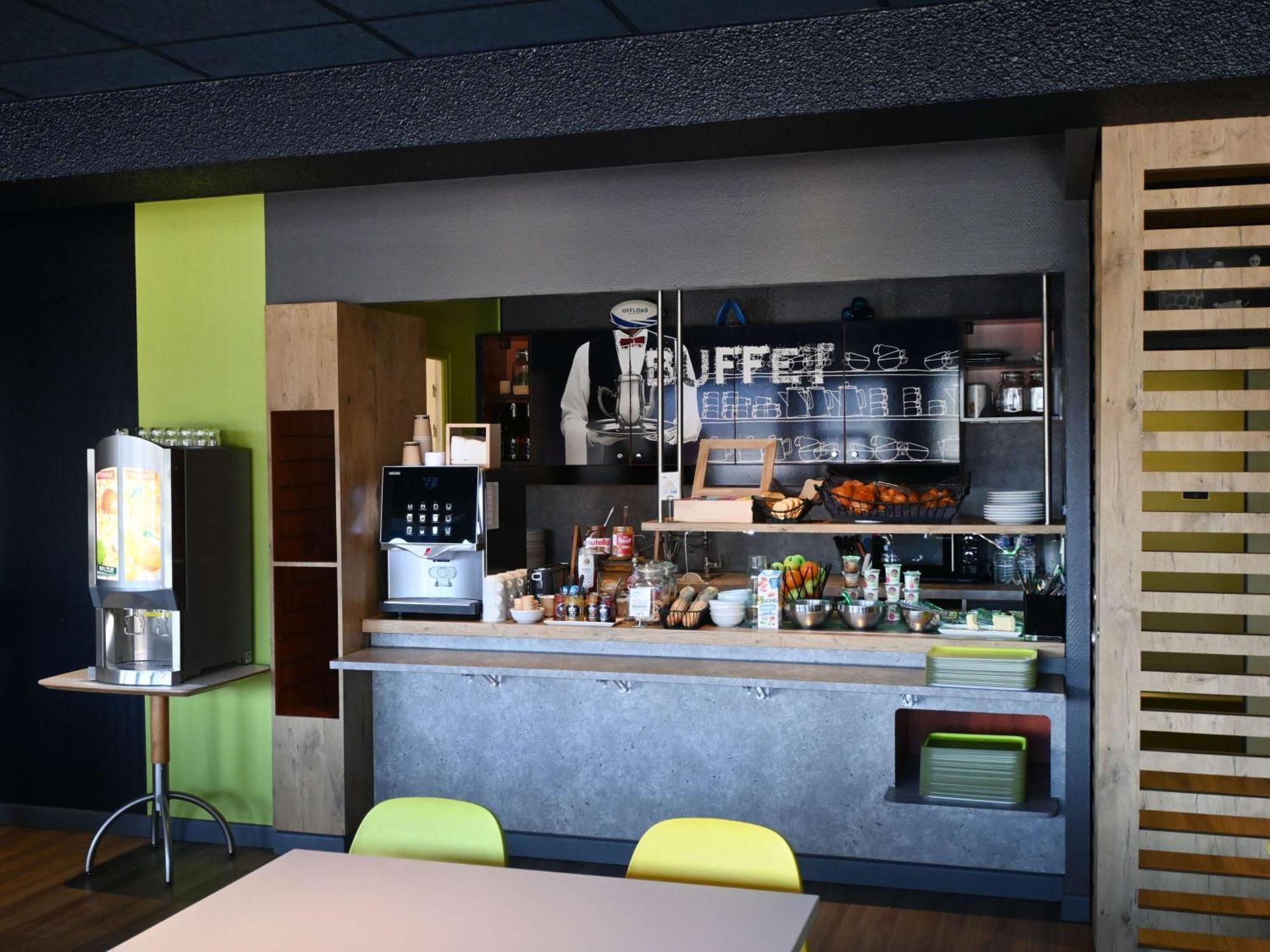 Hotel Ibis Budget Laval Bonchamp Les Laval Ngoại thất bức ảnh