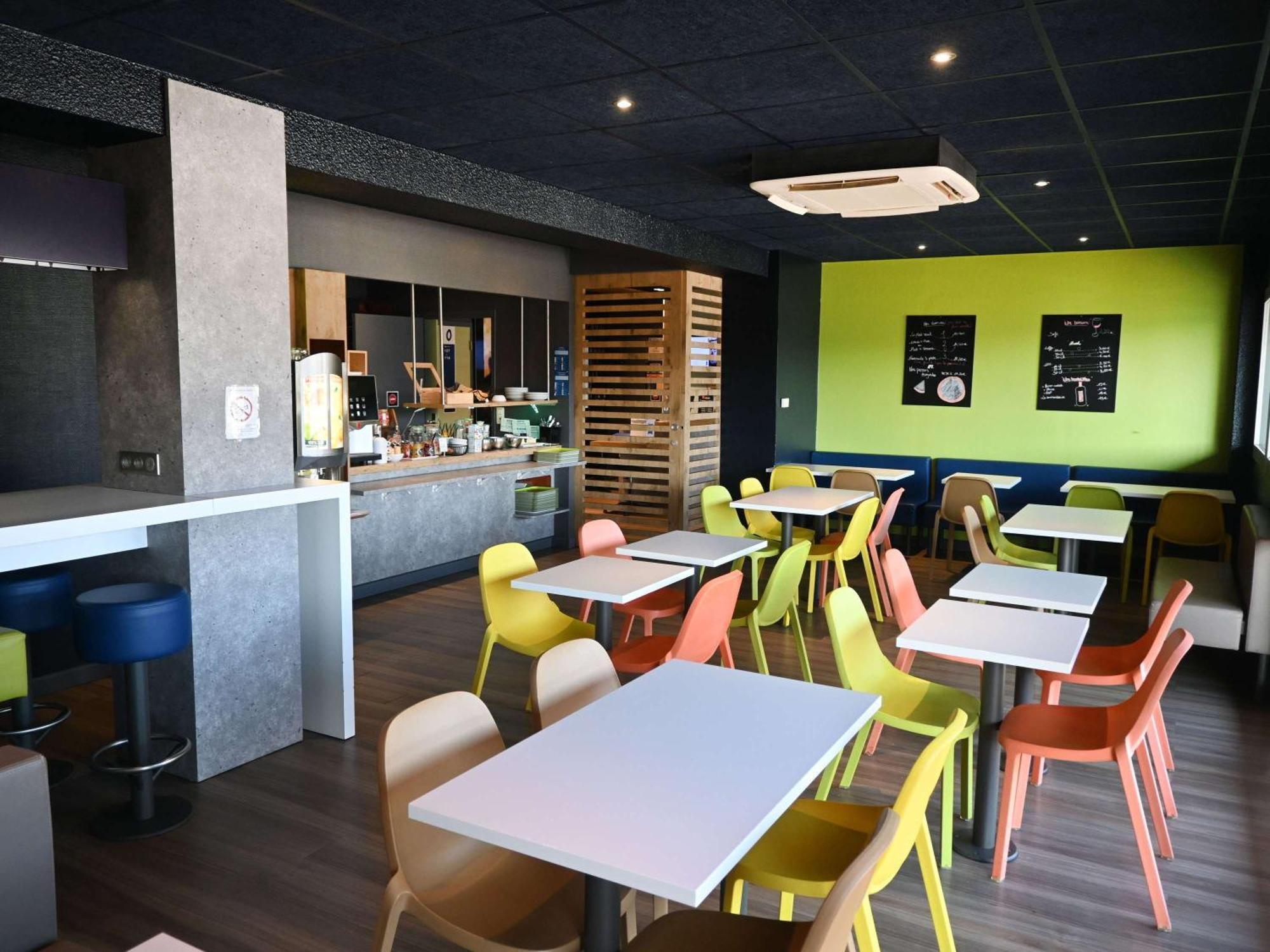 Hotel Ibis Budget Laval Bonchamp Les Laval Ngoại thất bức ảnh