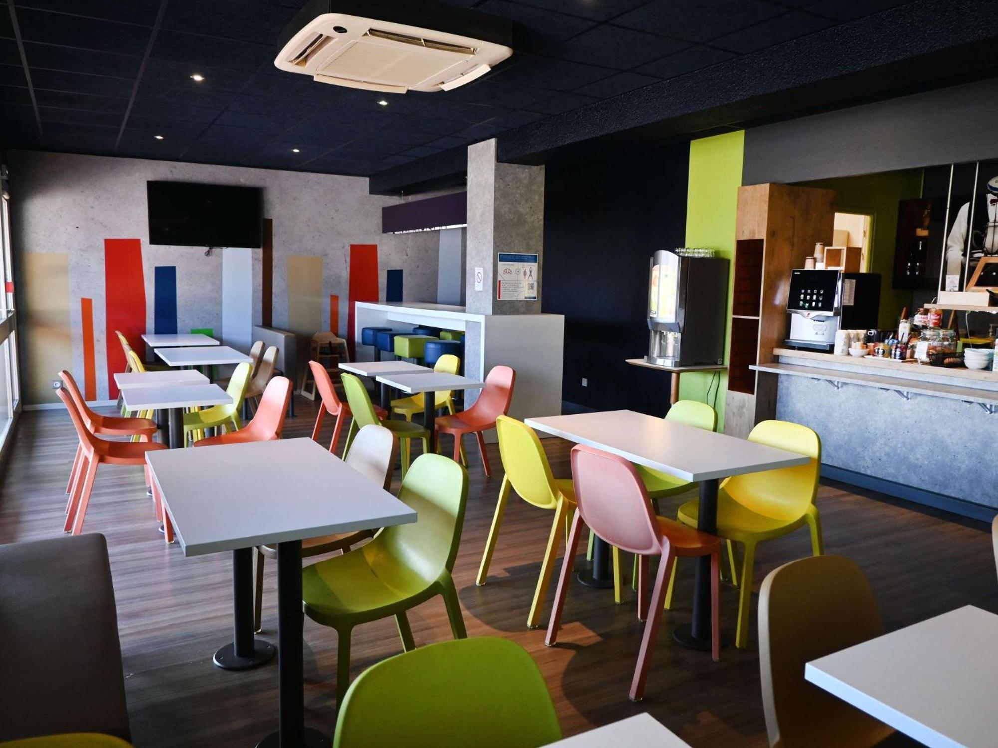 Hotel Ibis Budget Laval Bonchamp Les Laval Ngoại thất bức ảnh