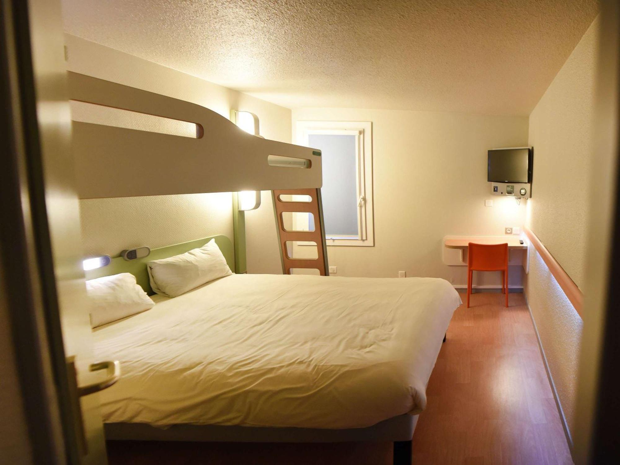 Hotel Ibis Budget Laval Bonchamp Les Laval Ngoại thất bức ảnh