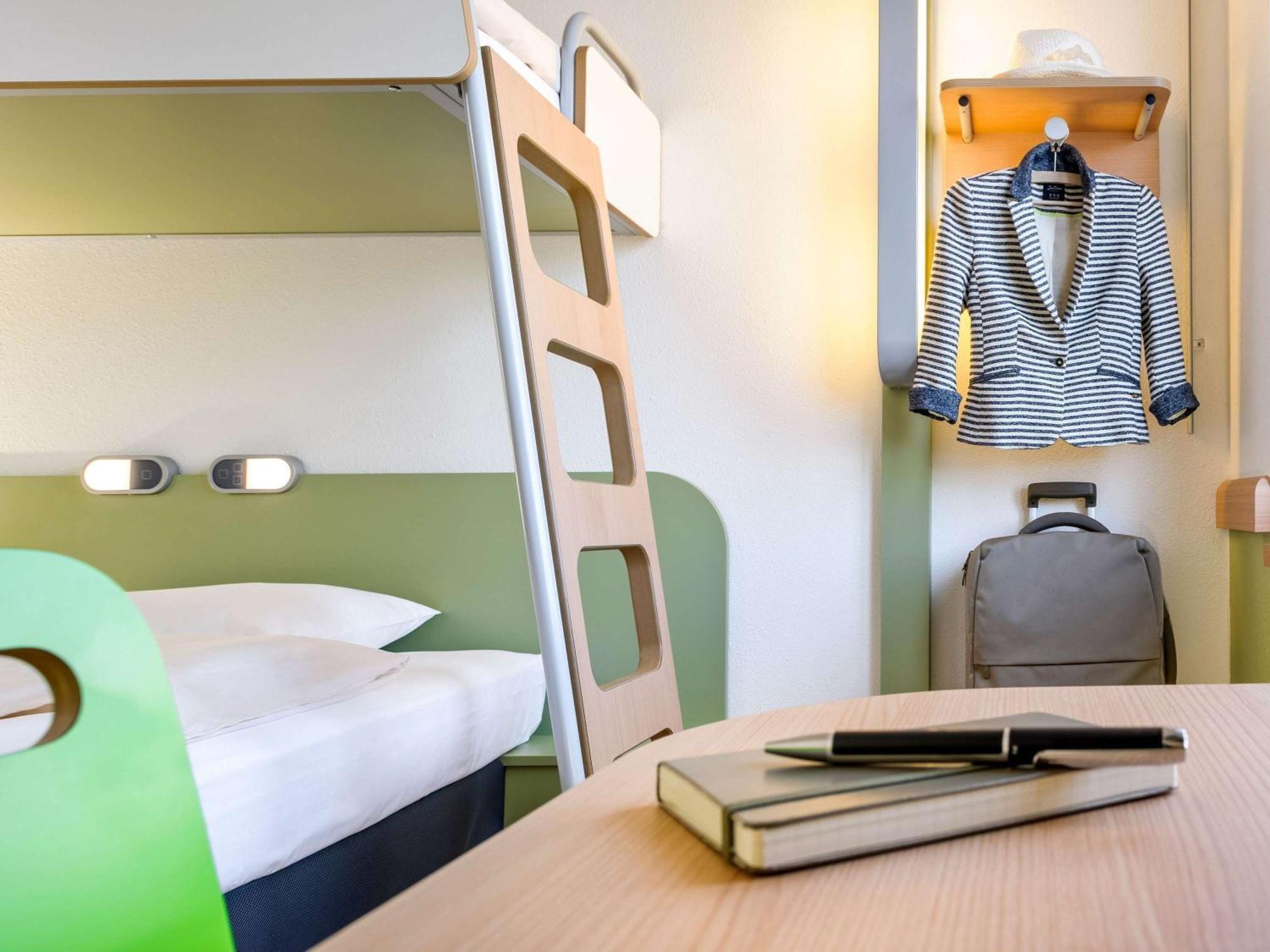 Hotel Ibis Budget Laval Bonchamp Les Laval Ngoại thất bức ảnh