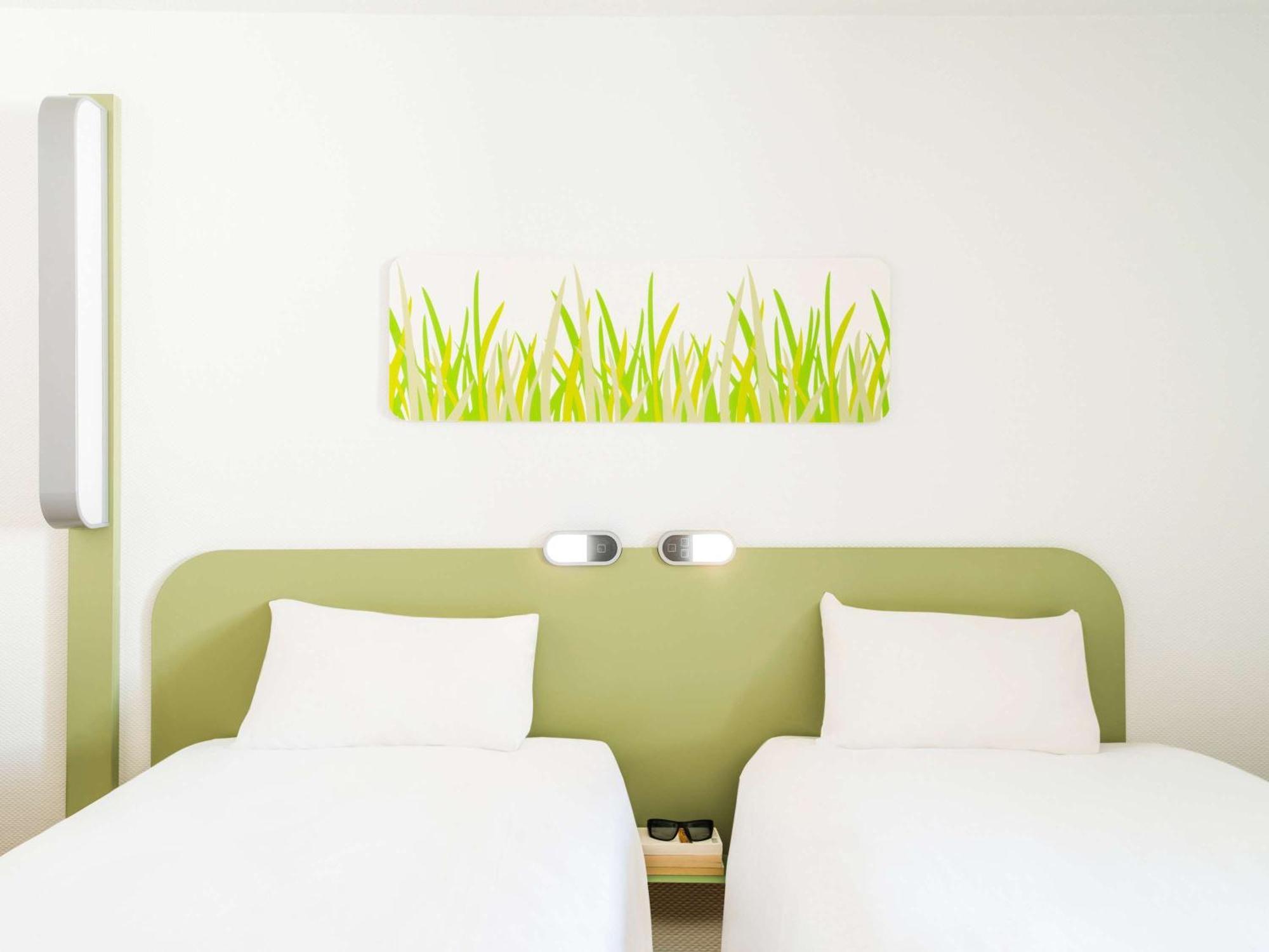 Hotel Ibis Budget Laval Bonchamp Les Laval Ngoại thất bức ảnh