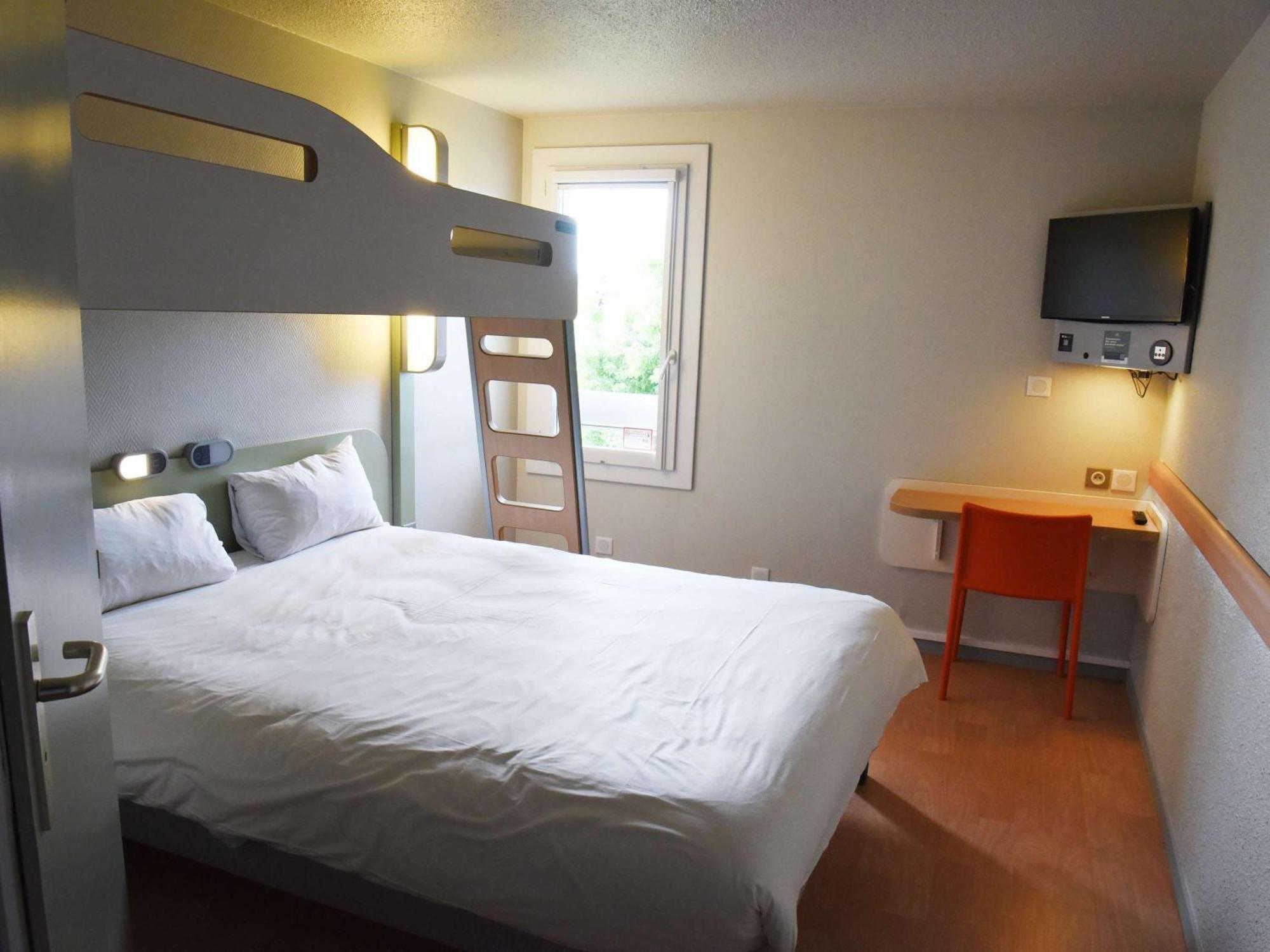 Hotel Ibis Budget Laval Bonchamp Les Laval Ngoại thất bức ảnh