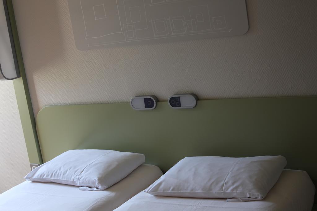 Hotel Ibis Budget Laval Bonchamp Les Laval Phòng bức ảnh